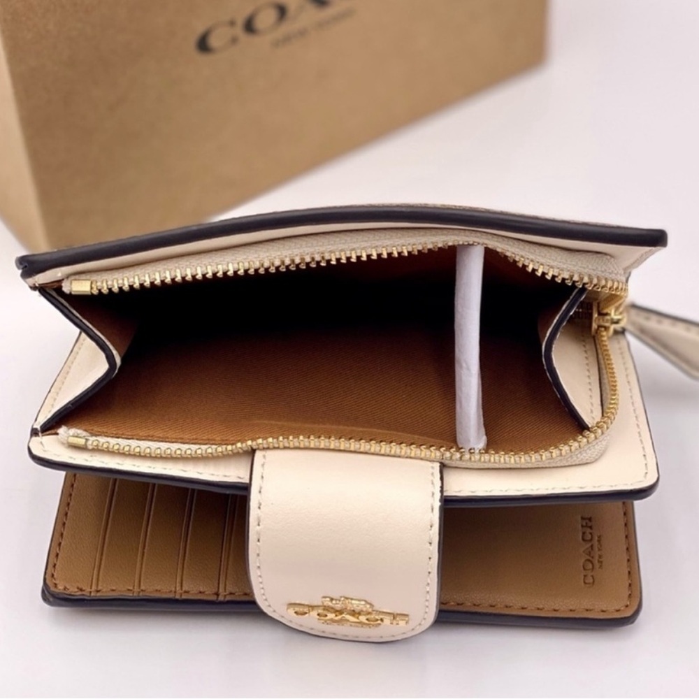 Coach Signature Medium Corner Zip Wallet - Picture 7 of 9